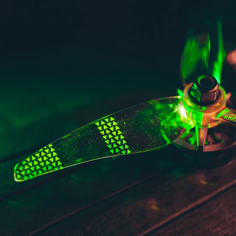 GemFan Moonlight 51466 V2 Tri-Blade LED Propellers - Green 5 GemFan Moonlight 51466 V2 Tri-Blade LED Propellers - Green - Image 3