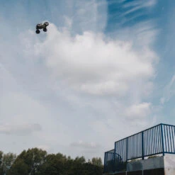 ARRMA 1/8 NOTORIOUS 6S V5 4WD BLX Stunt Truck With Spektrum Firma RTR, Black -Airplanes Store ARA8611V5T1 A09 UB24TRAU